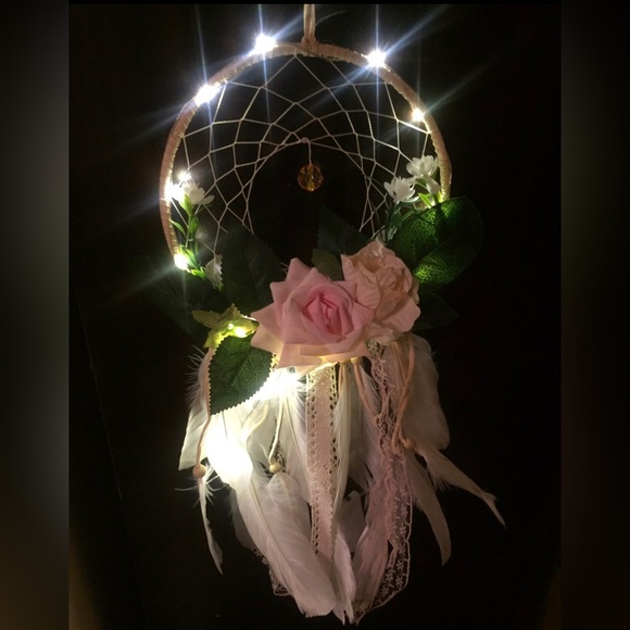 Light up floral dream catcher - Picture 1 of 2